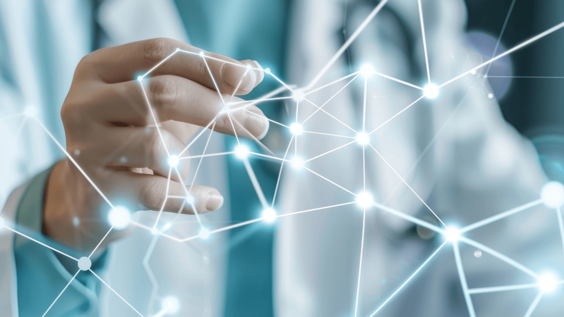 Eine Person in einem weißen Laborkittel berührt ein leuchtendes Netz aus miteinander verbundenen Linien und Knoten, die Technologie, Daten oder digitale Verbindungen im Gesundheitswesen oder in der Wissenschaft symbolisieren.