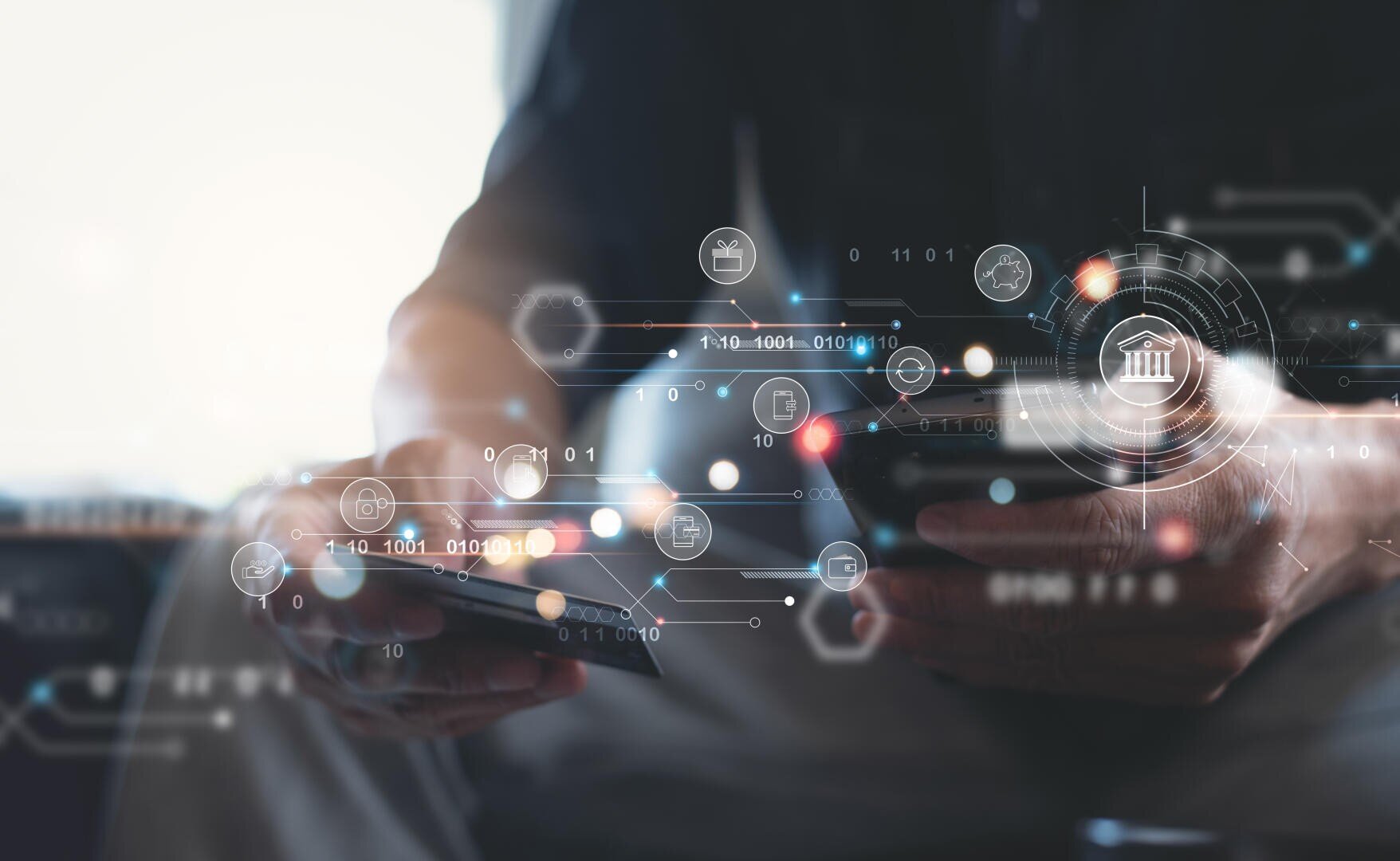 Eine Person hält ein Smartphone und eine Kreditkarte in der Hand, darüber sind Symbole für digitales Banking und Finanztechnologie sowie Datengrafiken eingeblendet, die Online-Zahlungen und digitale Finanzen symbolisieren.